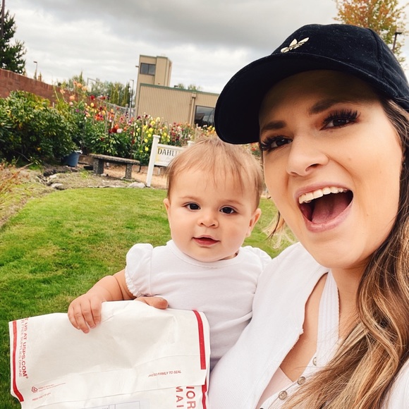 Meet your Posher, Hannah - Picture 3 of 4